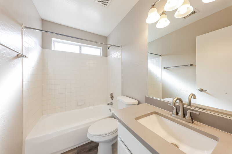 2,020/Mo, 8338 W Bluefield Ave Peoria, AZ 85382 Bathroom View