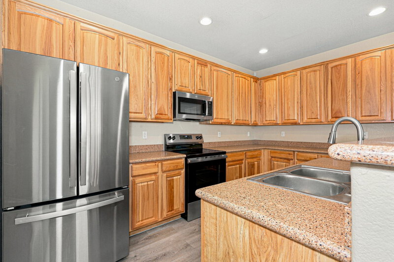2,295/Mo, 5829 E Harmony Ave Mesa, AZ 85206 Kitchen View