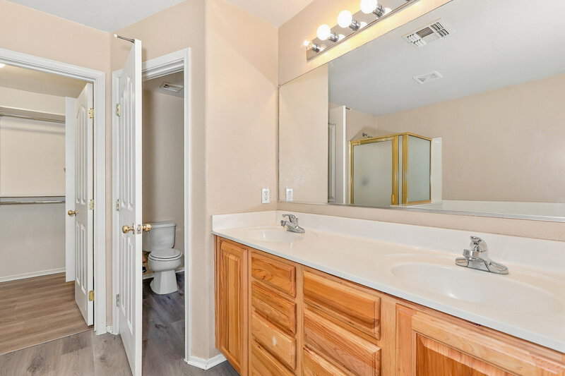 2,295/Mo, 5829 E Harmony Ave Mesa, AZ 85206 Primary Bathroom View