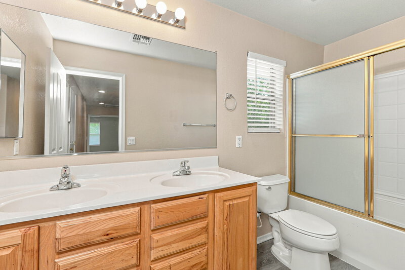 2,295/Mo, 5829 E Harmony Ave Mesa, AZ 85206 Bathroom View