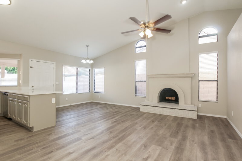 2,150/Mo, 11205 W Sunflower Pl Avondale, AZ 85392 Dining Room View