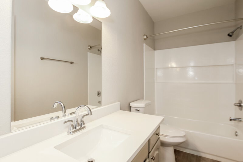 2,150/Mo, 11205 W Sunflower Pl Avondale, AZ 85392 Bathroom View