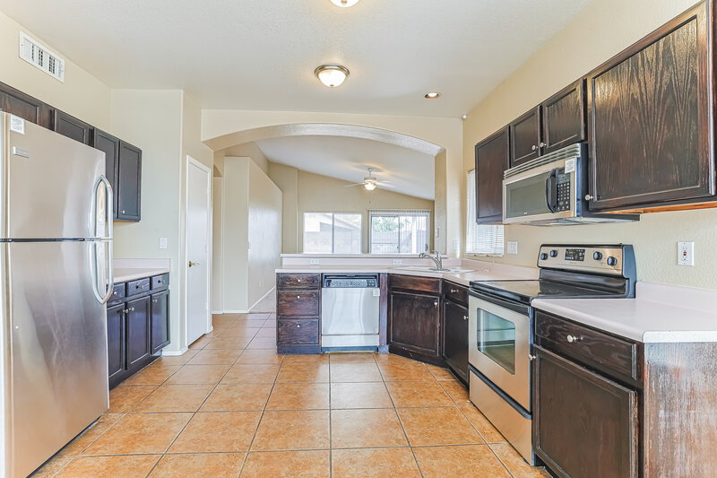2,155/Mo, 3960 E Redfield Ct Gilbert, AZ 85234 Kitchen View 2