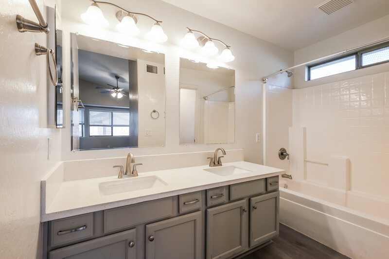 2,090/Mo, 25703 W St Charles Ct Buckeye, AZ 85326 Main Bathroom View