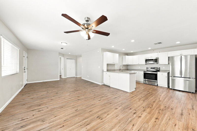 2,665/Mo, 20419 N 8th Ave Phoenix, AZ 85027 Living Room View 3
