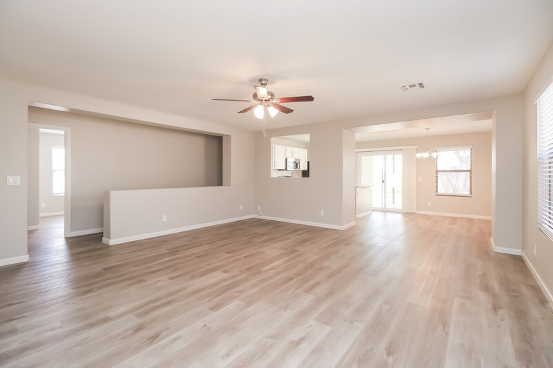 2,335/Mo, 2602 S Shelby Mesa, AZ 85209 Living Room View 2