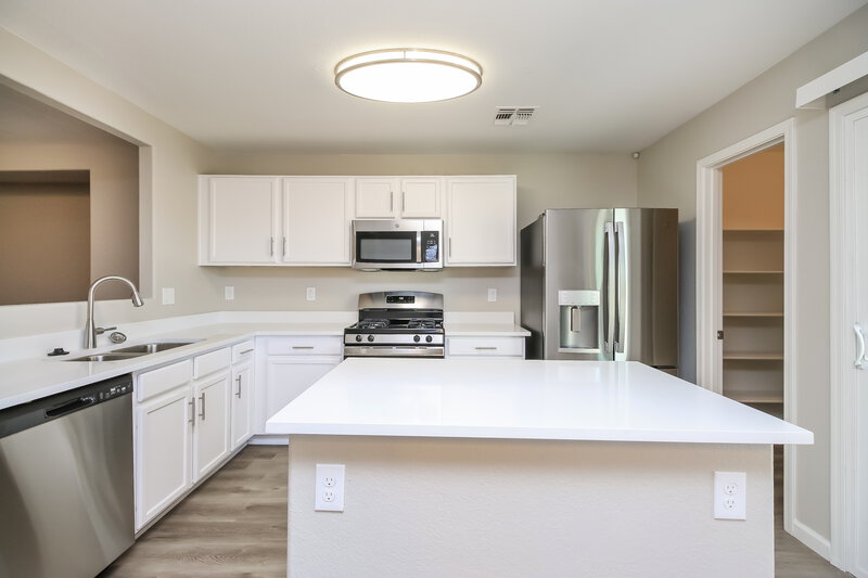 2,335/Mo, 2602 S Shelby Mesa, AZ 85209 Kitchen View