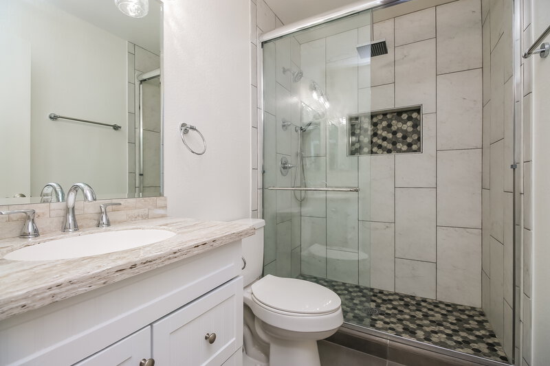 2,335/Mo, 2602 S Shelby Mesa, AZ 85209 Main Bathroom View