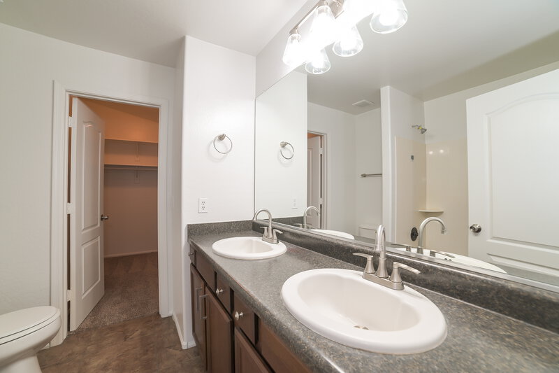 1,905/Mo, 39965 W Sanders Way Maricopa, AZ 85138 Main Bathroom View