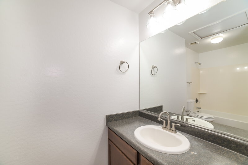 1,905/Mo, 39965 W Sanders Way Maricopa, AZ 85138 Main Bathroom View 2