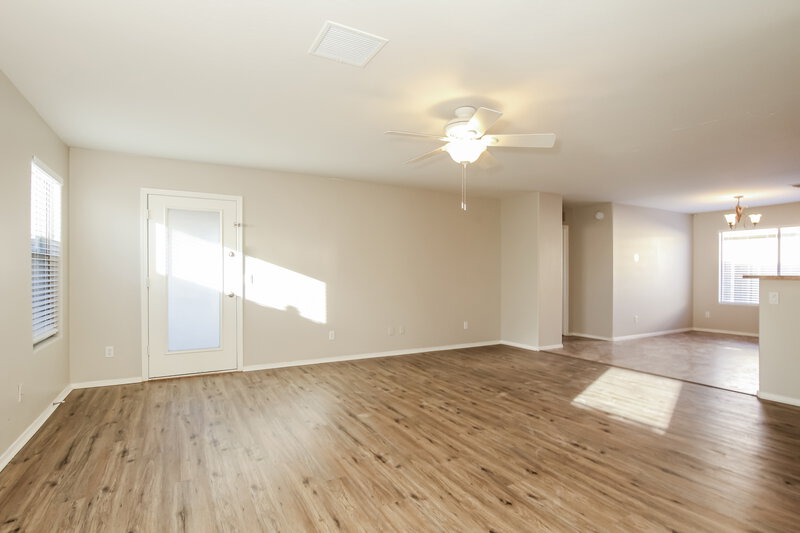 1,685/Mo, 43680 W Bedford Dr Maricopa, AZ 85138 Living Room View