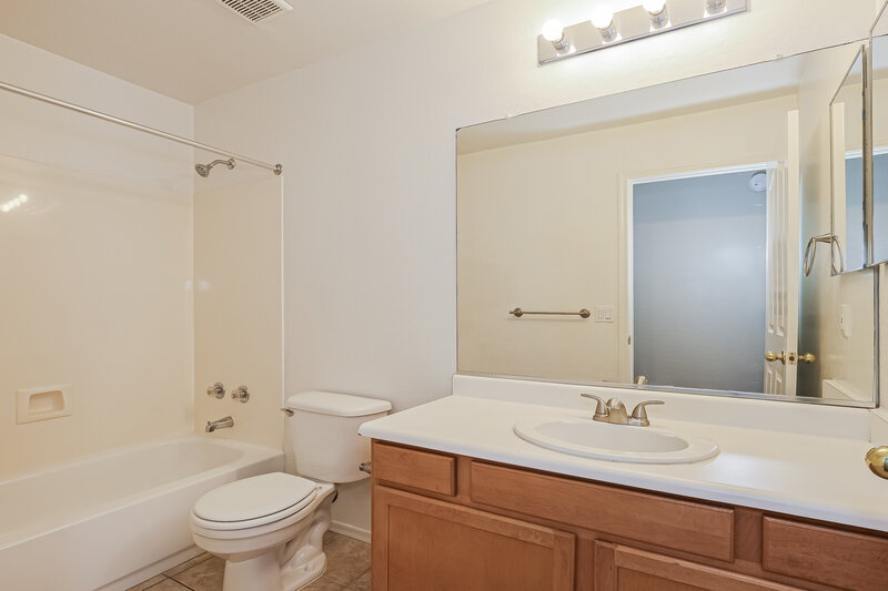 1,785/Mo, 43680 W Bedford Dr Maricopa, AZ 85138 Bathroom View