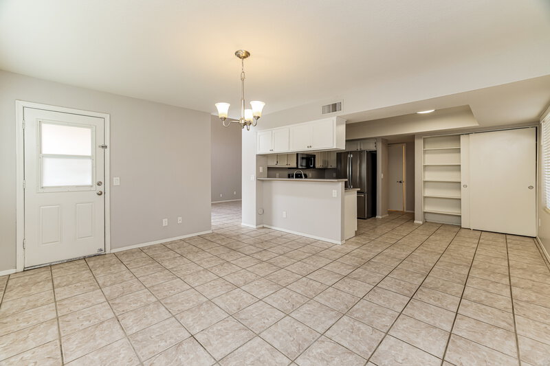 2,110/Mo, 20825 N 1St Ln Phoenix, AZ 85027 Dining Room View 2