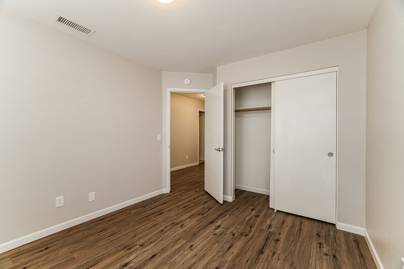 2,110/Mo, 20825 N 1St Ln Phoenix, AZ 85027 Bedroom View 2