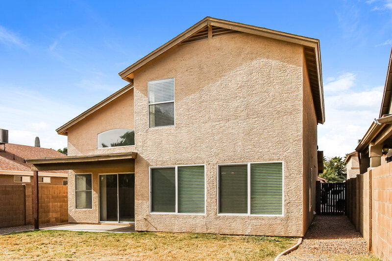 2,110/Mo, 20825 N 1St Ln Phoenix, AZ 85027 Rear View 2