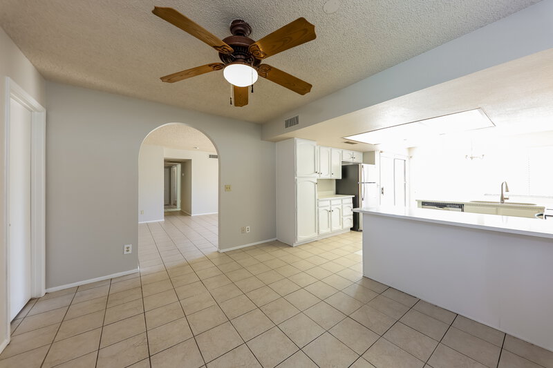 1,830/Mo, 4323 W Piute Ave Glendale, AZ 85308 Dining Room View 2