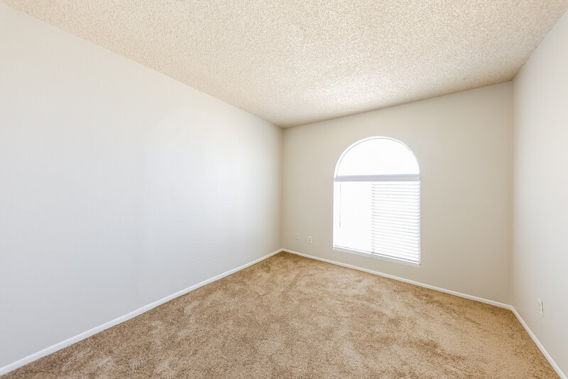 1,830/Mo, 4323 W Piute Ave Glendale, AZ 85308 Bedroom View 2