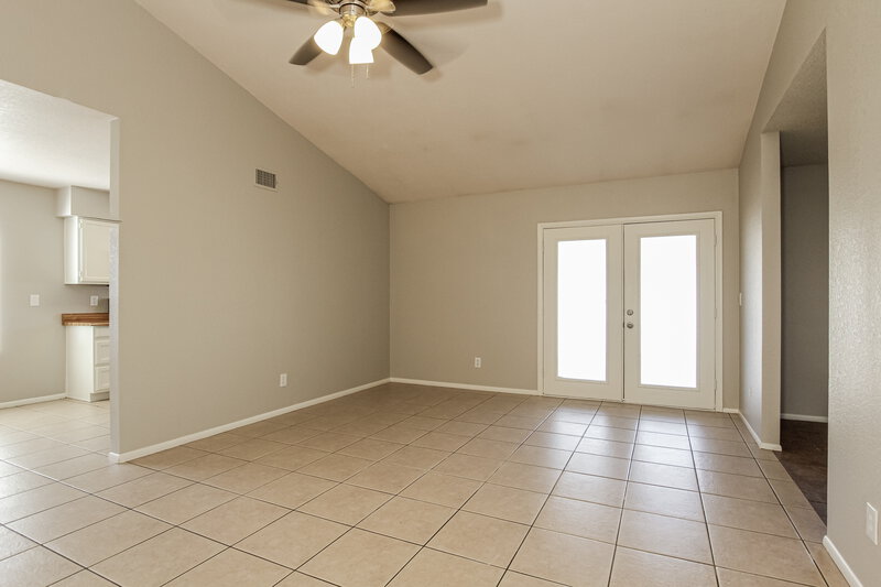 1,790/Mo, 6750 W Cholla St Peoria, AZ 85345 Living Room View