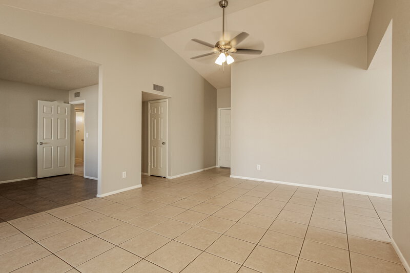 1,790/Mo, 6750 W Cholla St Peoria, AZ 85345 Living Room View 2