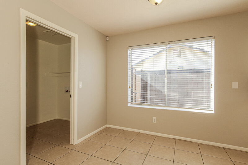 1,790/Mo, 6750 W Cholla St Peoria, AZ 85345 Dining Room View