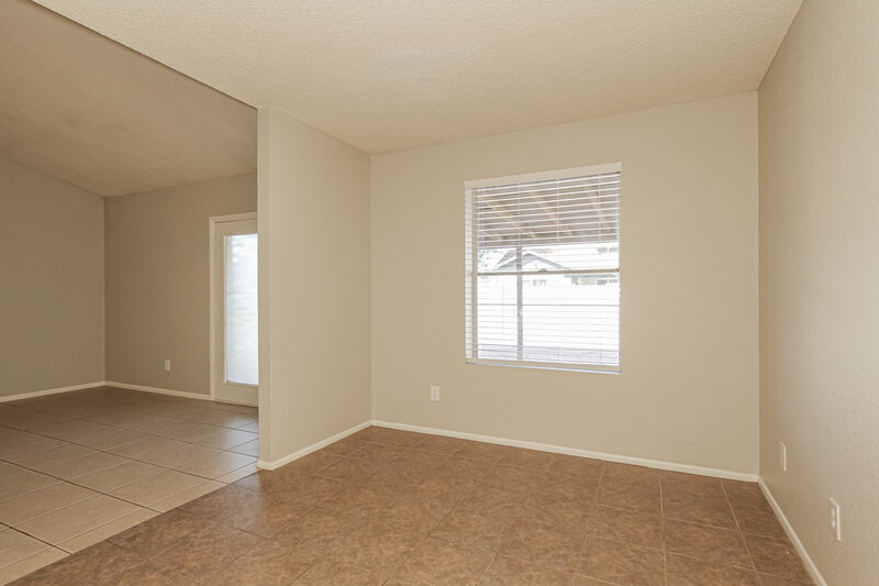 1,790/Mo, 6750 W Cholla St Peoria, AZ 85345 Dining Room View 2