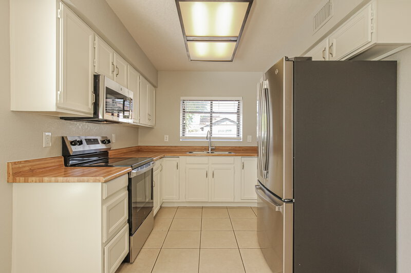 1,790/Mo, 6750 W Cholla St Peoria, AZ 85345 Kitchen View