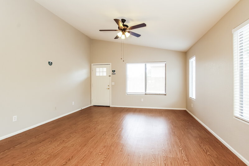 2,310/Mo, 4614 W Beverly Rd Laveen, AZ 85339 Living Room View