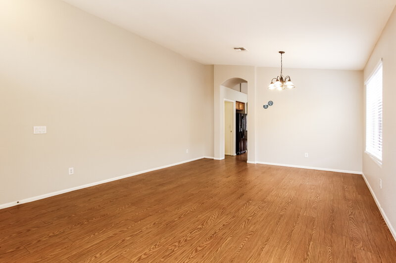 2,310/Mo, 4614 W Beverly Rd Laveen, AZ 85339 Living Room View 3