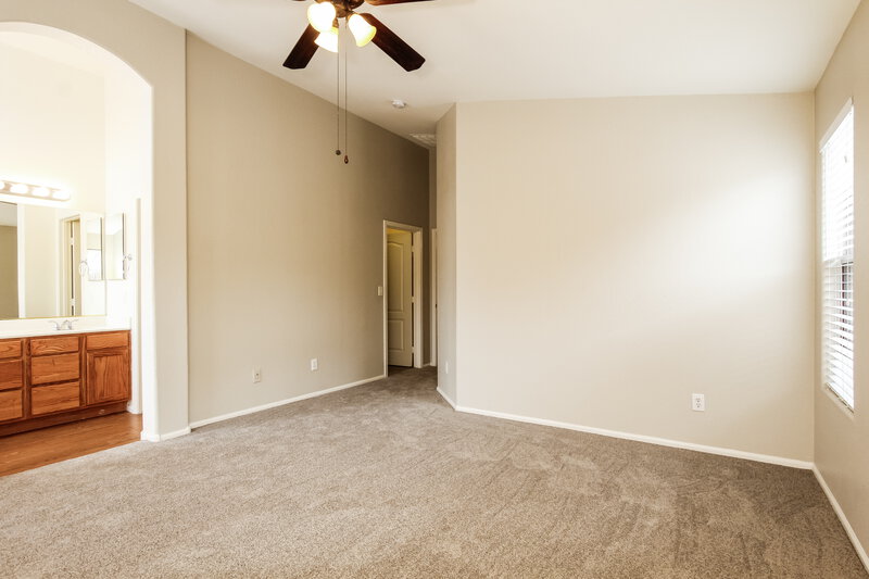 2,310/Mo, 4614 W Beverly Rd Laveen, AZ 85339 Main Bedroom View 2
