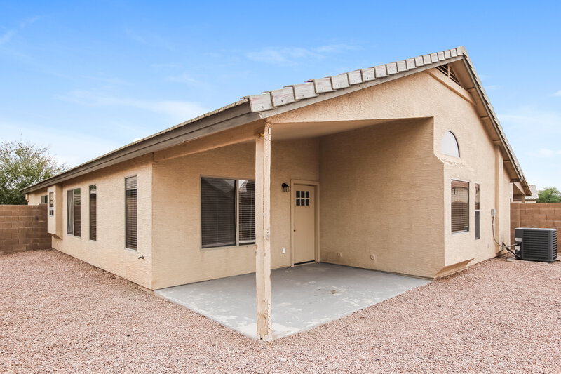 2,310/Mo, 4614 W Beverly Rd Laveen, AZ 85339 Rear View