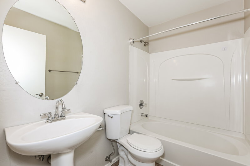 1,825/Mo, 9233 E Neville Ave 1037 Mesa, AZ 85209 Main Bathroom View