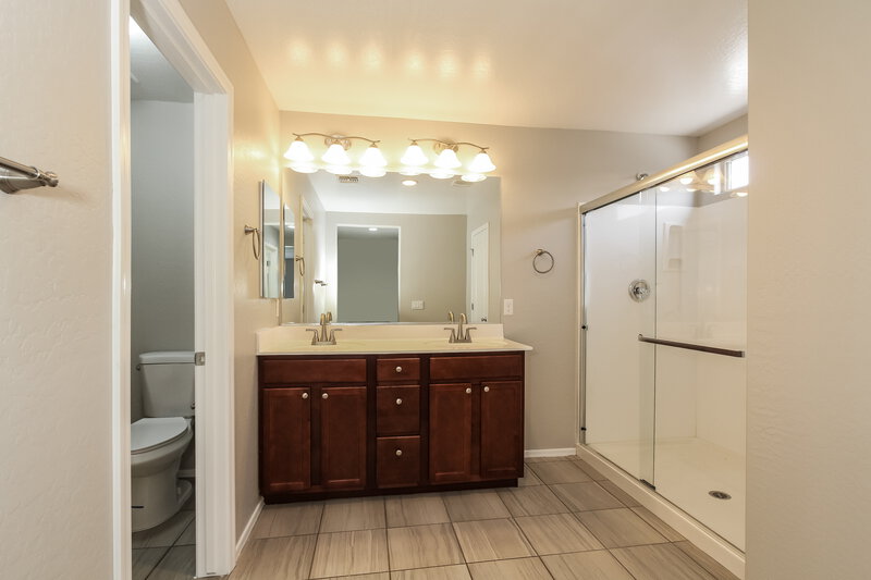 2,130/Mo, 7529 W St Kateri Dr Laveen, AZ 85339 Main Bathroom View