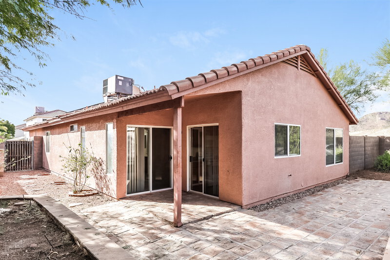 2,000/Mo, 4046 W Abraham Ln Glendale, AZ 85308 Rear View
