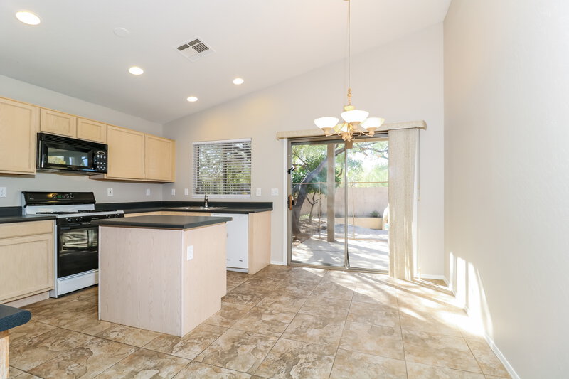 2,215/Mo, 20640 N 8th St Phoenix, AZ 85024 Dining Room View