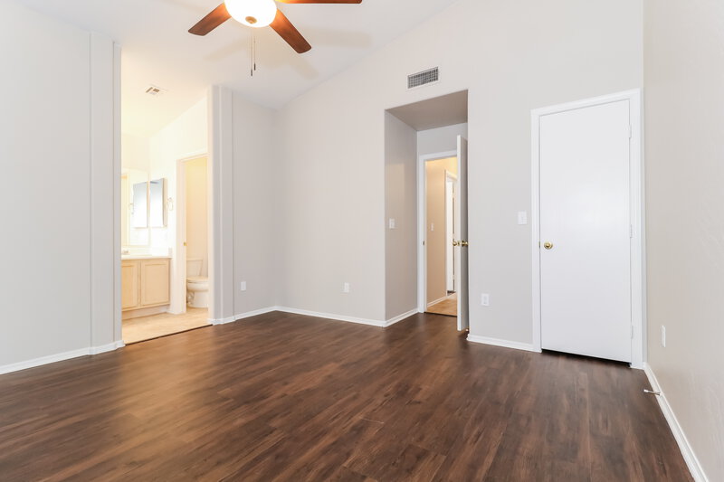 2,215/Mo, 20640 N 8th St Phoenix, AZ 85024 Main Bedroom View 2