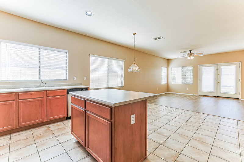 2,540/Mo, 2081 E Runaway Bay Pl Chandler, AZ 85249 Kitchen View 2