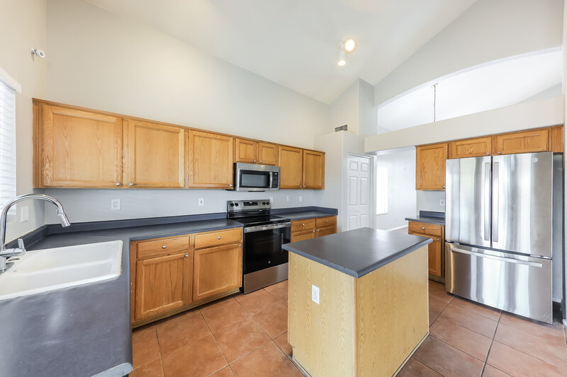 2,200/Mo, 14711 W Ely Dr Surprise, AZ 85374 Kitchen View