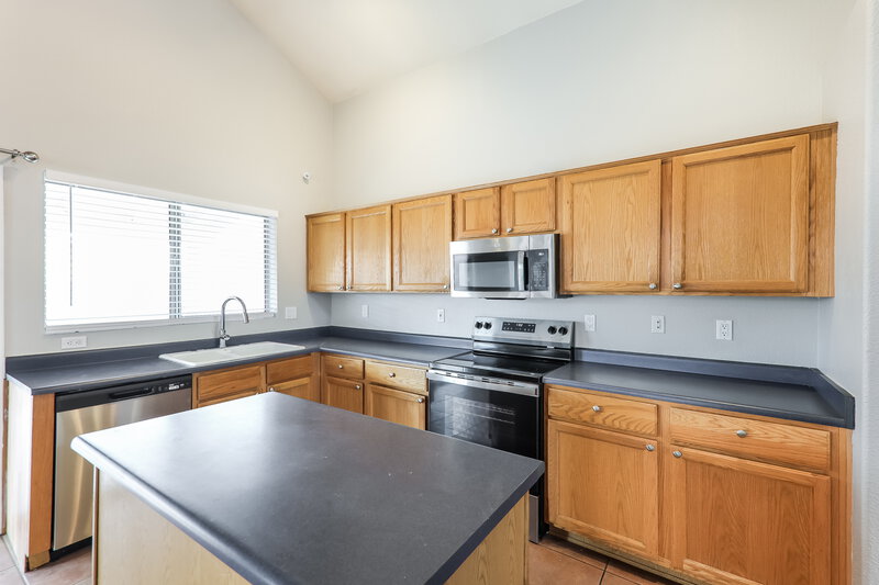 2,200/Mo, 14711 W Ely Dr Surprise, AZ 85374 Kitchen View 2