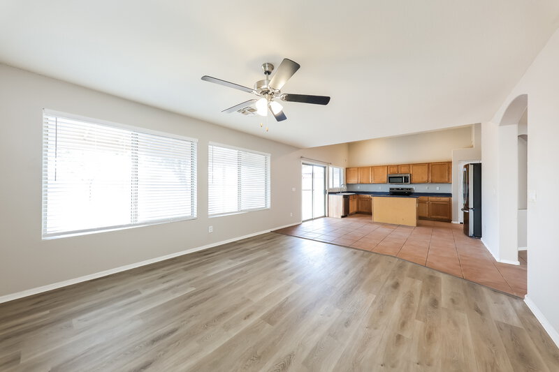 2,200/Mo, 14711 W Ely Dr Surprise, AZ 85374 Family Room View 2