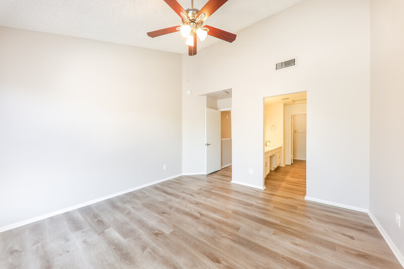 3,100/Mo, 19238 N 5th St Phoenix, AZ 85024 Main Bedroom View 2