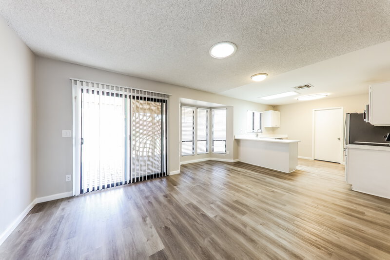 2,305/Mo, 18417 N 55th Dr Glendale, AZ 85308 Living Room View 3