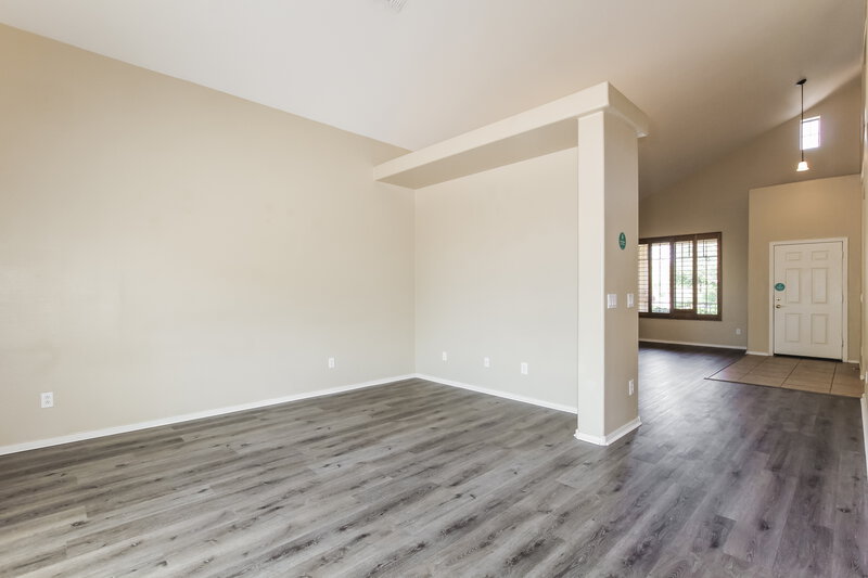 3,420/Mo, 6546 S 43rd Dr Laveen, AZ 85339 Living Room View