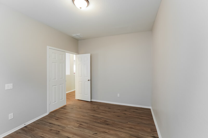 2,235/Mo, 5130 W Apollo Rd Laveen, AZ 85339 Office View