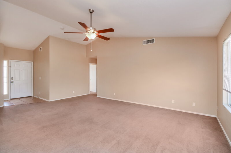 0/Mo, 8046 E Fairfield St Mesa, AZ 85207 Living Room View 2