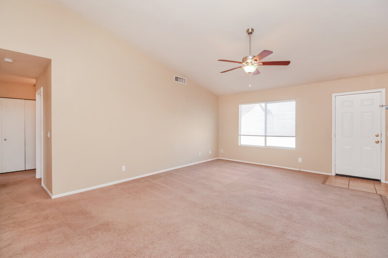 0/Mo, 8046 E Fairfield St Mesa, AZ 85207 Living Room View 4