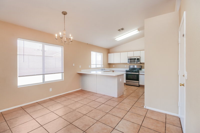 0/Mo, 8046 E Fairfield St Mesa, AZ 85207 Dining Room View