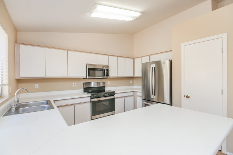 0/Mo, 8046 E Fairfield St Mesa, AZ 85207 Kitchen View