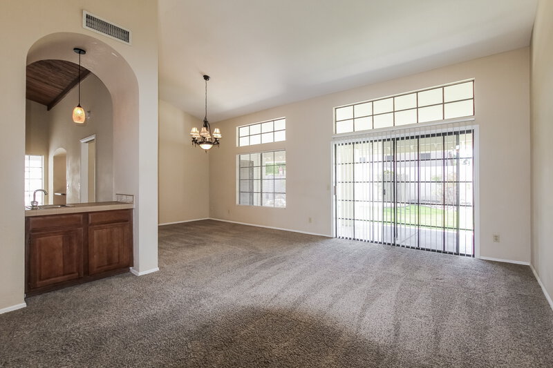 2,835/Mo, 6709 W Topeka Dr Glendale, AZ 85308 livingroom View