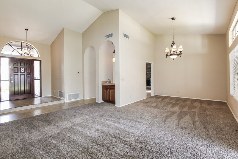 2,835/Mo, 6709 W Topeka Dr Glendale, AZ 85308 diningroom View