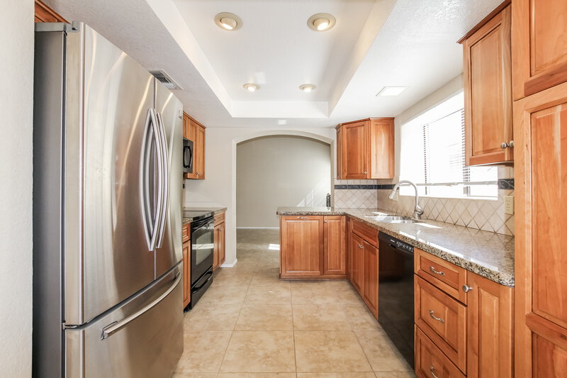 2,835/Mo, 6709 W Topeka Dr Glendale, AZ 85308 kitchen View